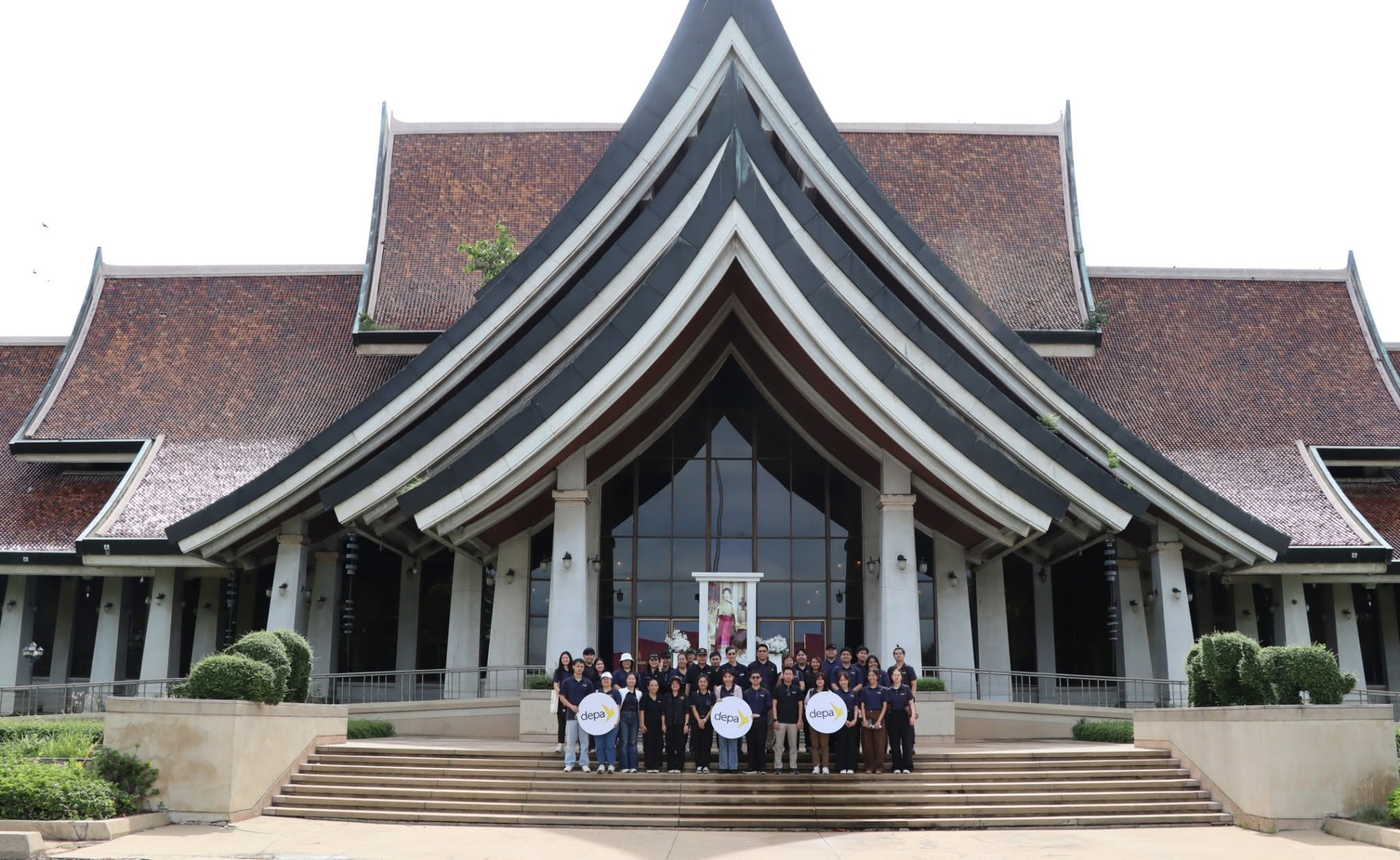 title - นายกฤษณะ ดีปาละ รองเลขาธิการสำนักงานการปฏิรูปที่ดินเพื่อเกษตรกรรม เป็นประธานในพิธีเปิดกิจกรรม CSR ปลูกต้นไม้ (Grow Green) ณ ศูนย์ส่งเสริมและพัฒนาอาชีพเสริมนอกภาคการเกษตร (ศพส.) 